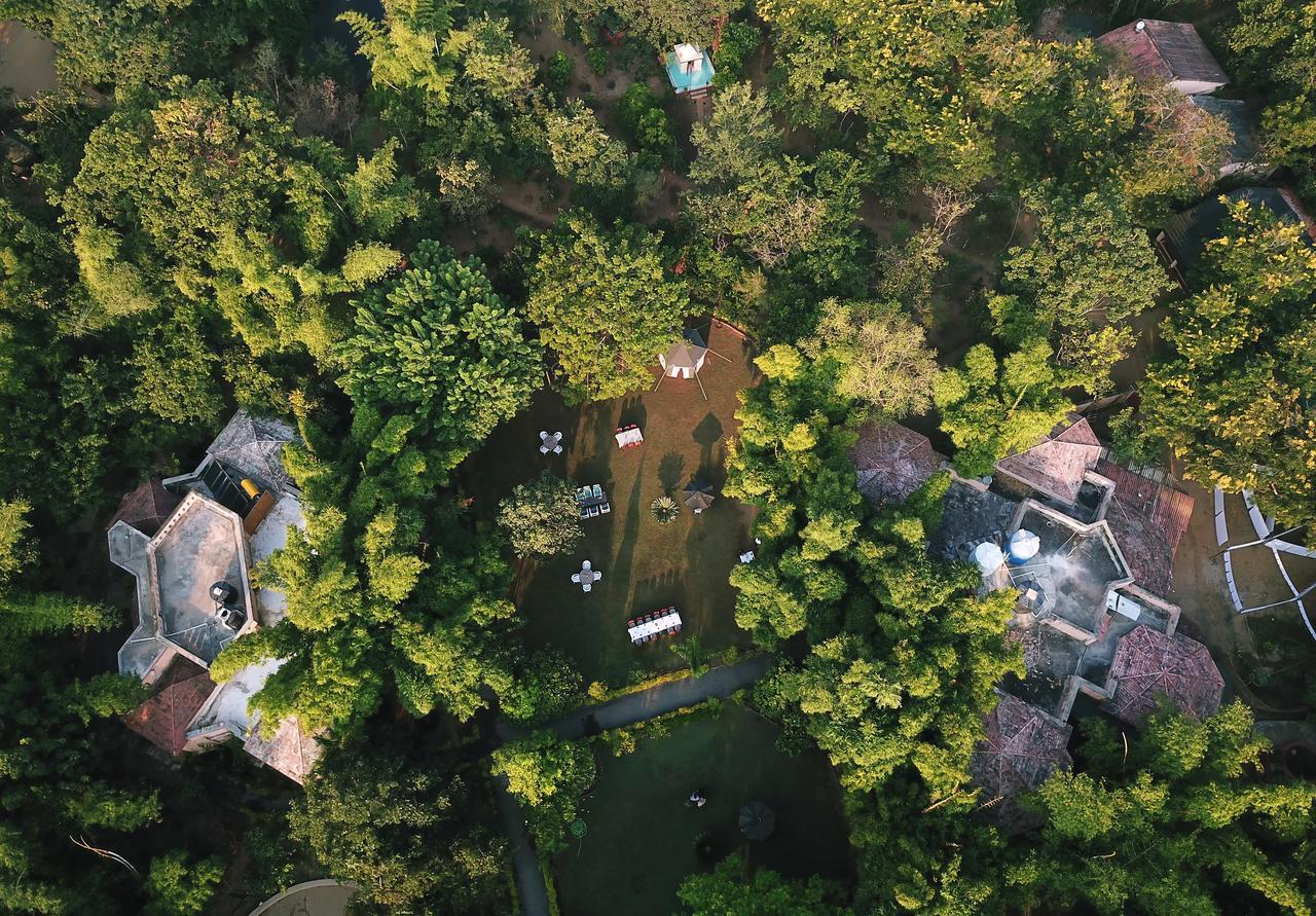 Pench Jungle Camp Hotel Khawasa ภายนอก รูปภาพ