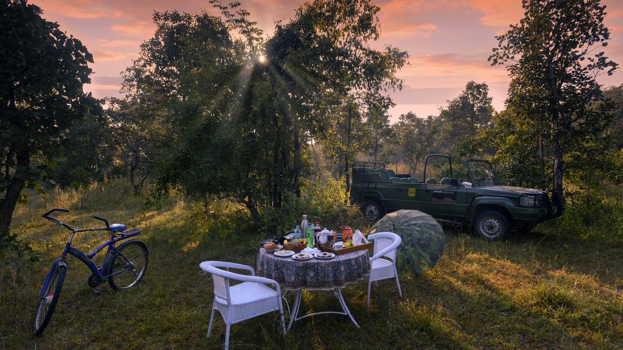 Pench Jungle Camp Hotel Khawasa ภายนอก รูปภาพ