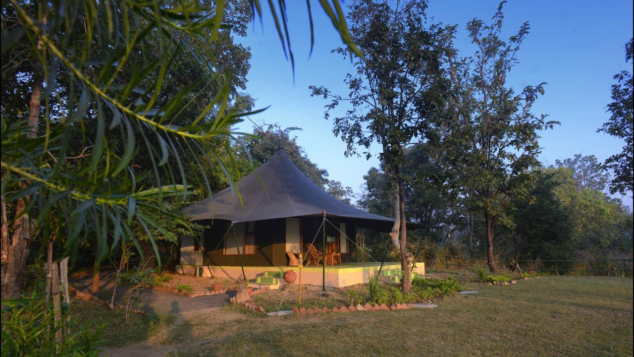 Pench Jungle Camp Hotel Khawasa ภายนอก รูปภาพ