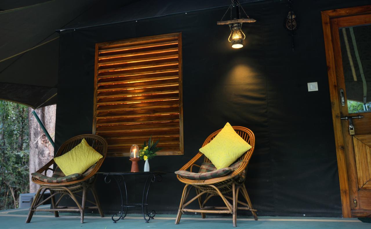 Pench Jungle Camp Hotel Khawasa ภายนอก รูปภาพ