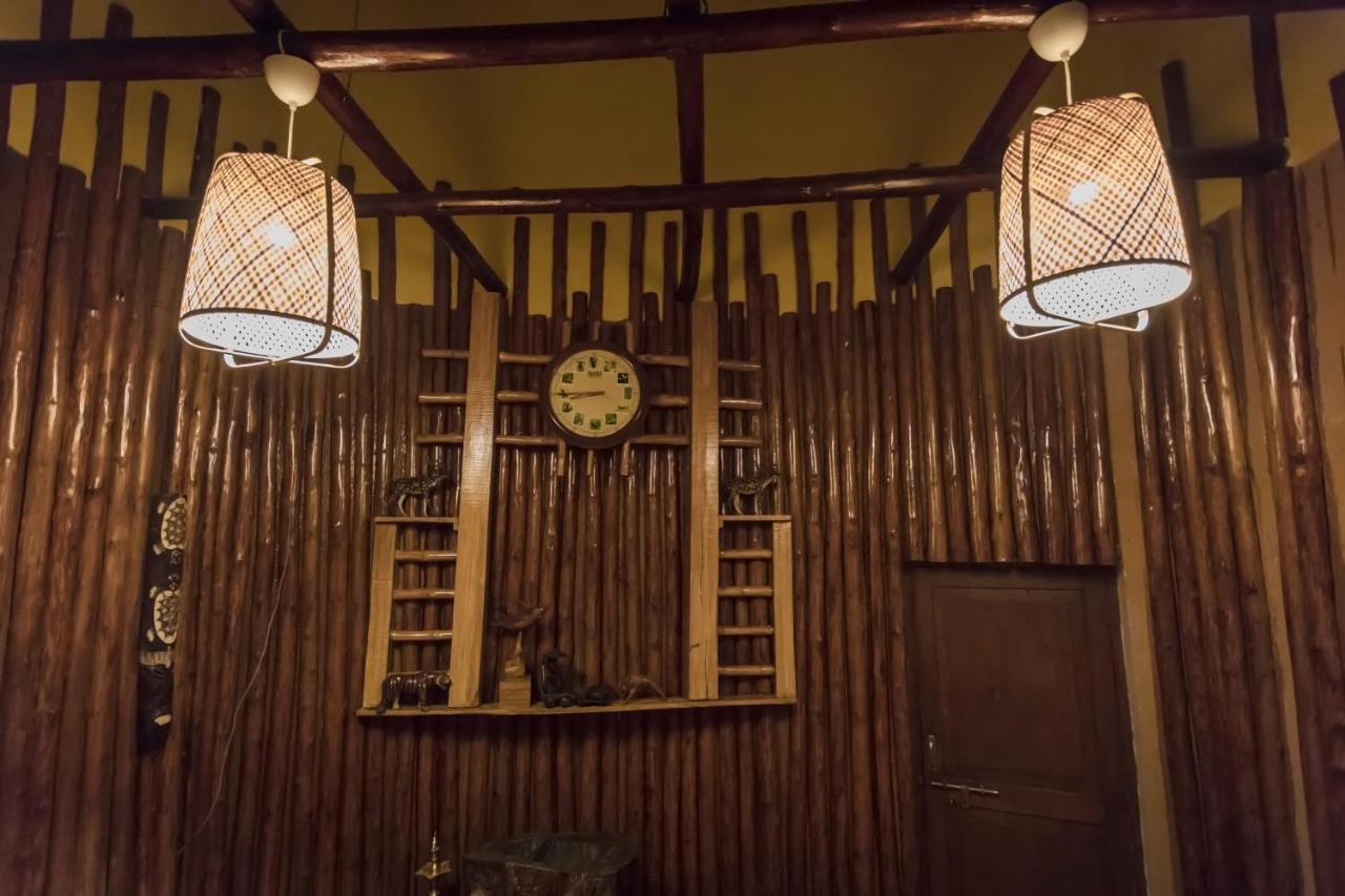 Pench Jungle Camp Hotel Khawasa ภายนอก รูปภาพ