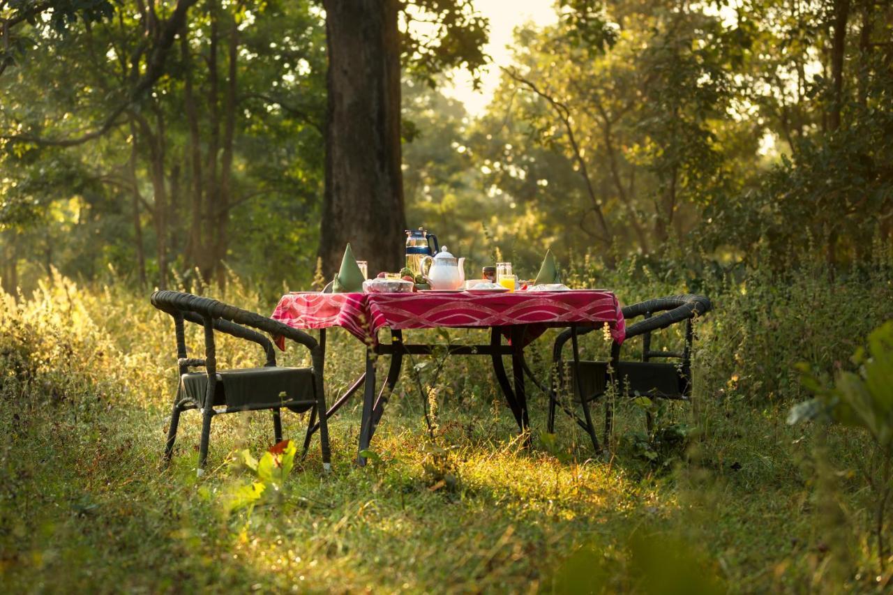 Pench Jungle Camp Hotel Khawasa ภายนอก รูปภาพ